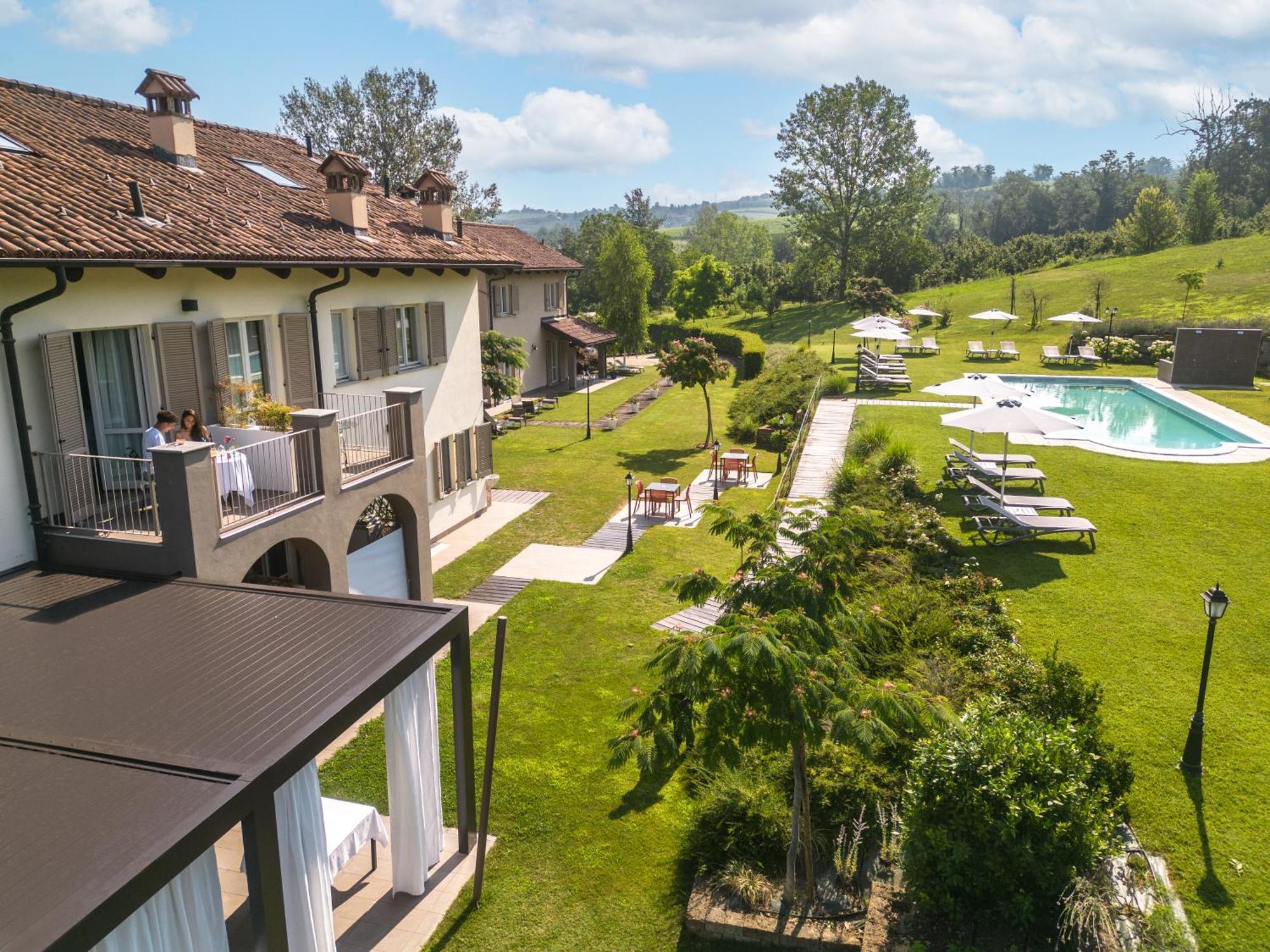 Resort Limax Acis La Morra Eksteriør billede