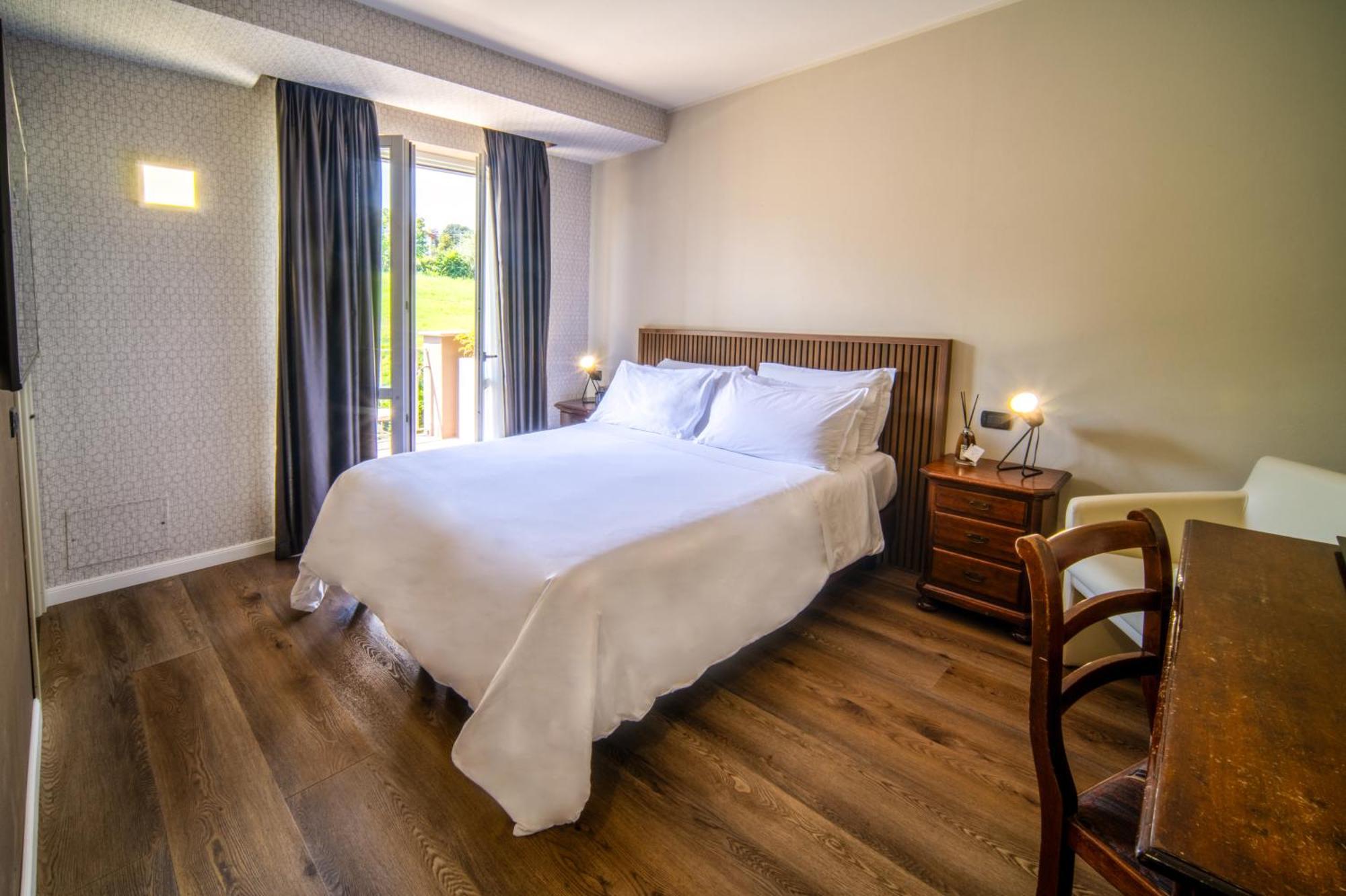 Resort Limax Acis La Morra Eksteriør billede